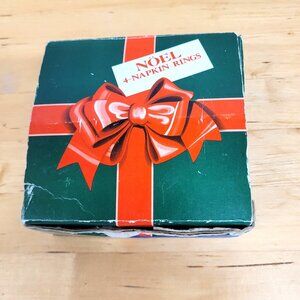 Noel 4 Holly Napkin Rings by International  Stoneware 2'' Japan Discontinued